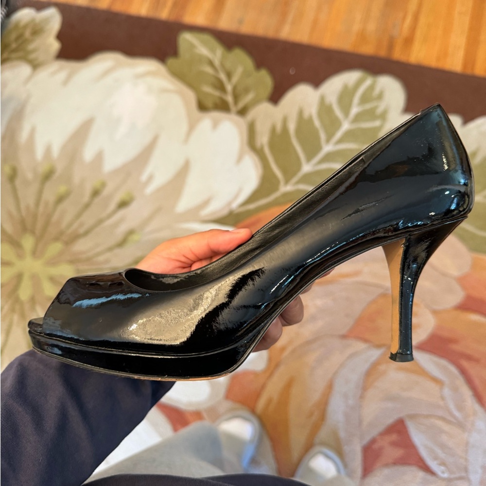 Open toe Vine Camuto Black pumps